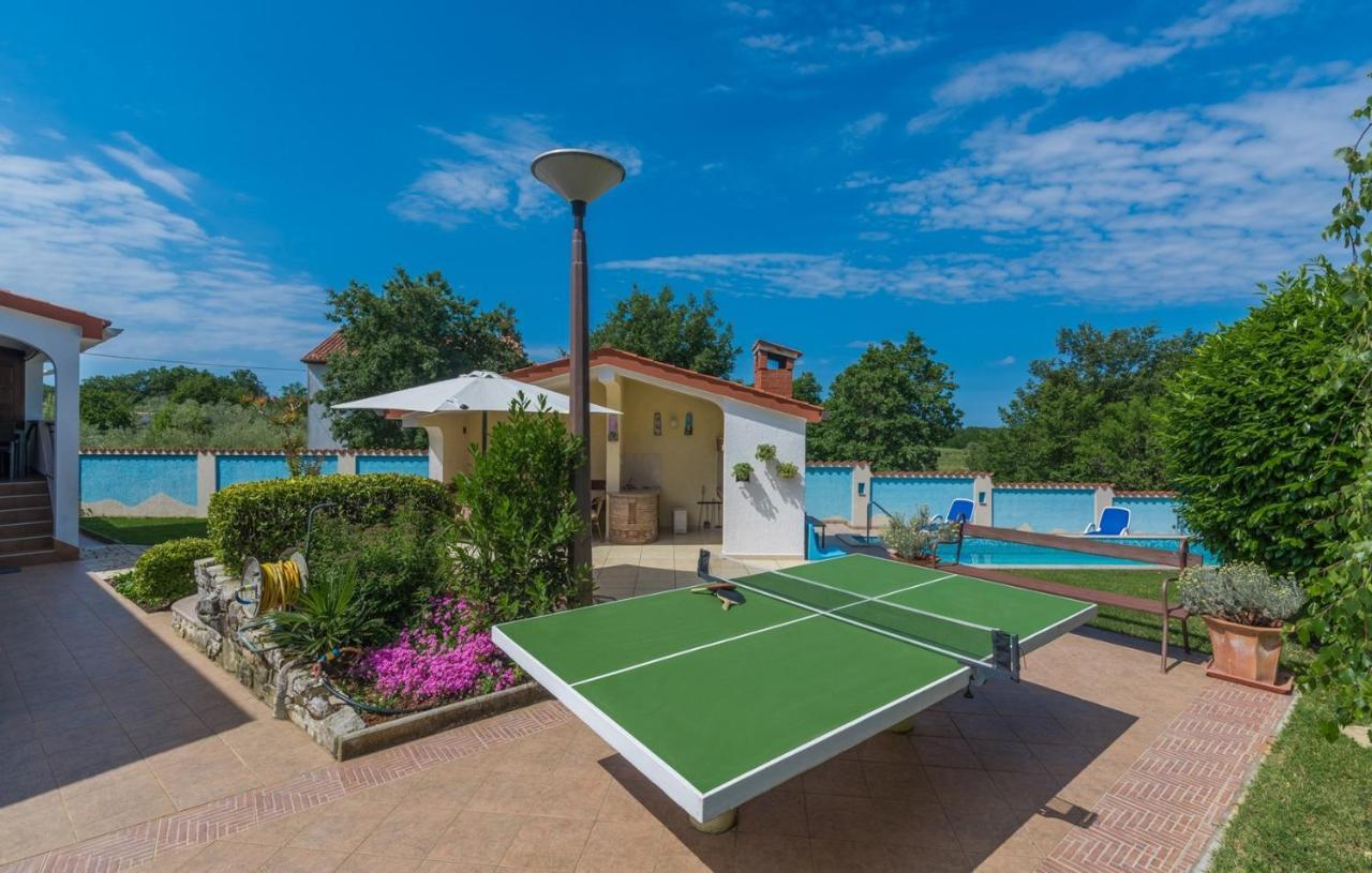 Villa Anita With Common Pool Vrvari Exterior photo